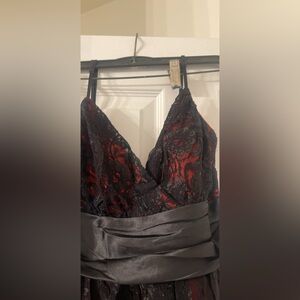 Holiday flare! Gorgeous dress vintage excellent condition. Size small